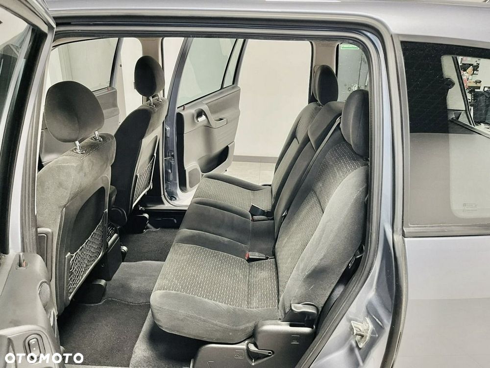 Opel Zafira 1.8 Executive - 21