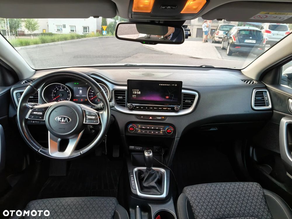Kia Ceed 1.4 T-GDI L Business Line - 14