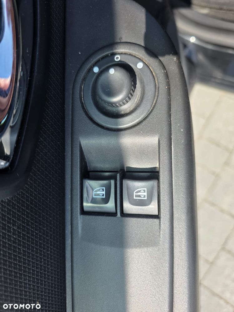 Renault Clio - 10