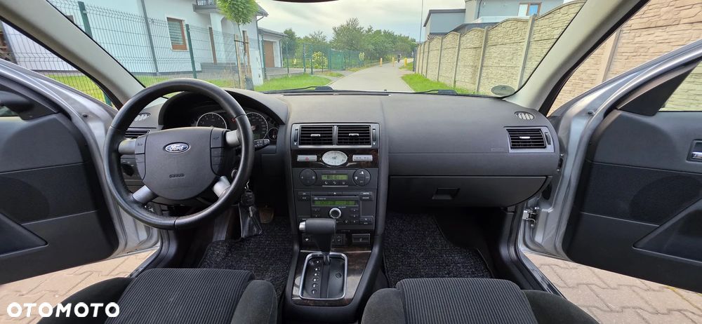 Ford Mondeo 2.0 Ghia Executive - 23