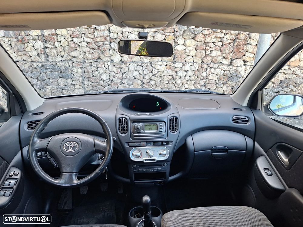 Toyota Yaris Verso 1.4 D-4D Sol - 8