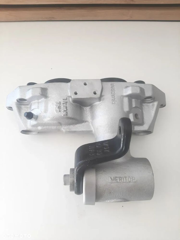 zacisk tył prawy lewy  Mercedes Vario - 3