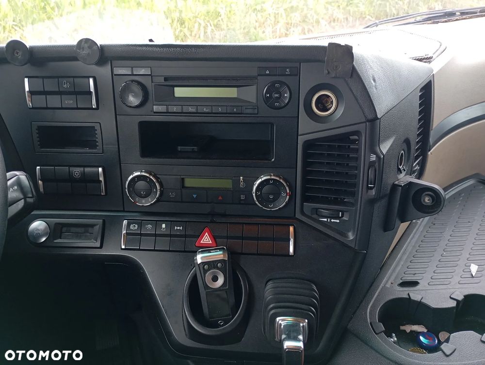 Mercedes-Benz actros - 7