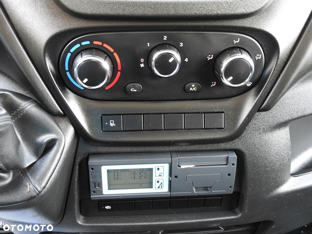 Iveco DAILY 50C15 CHŁODNIA KONTENER -5*C ZASILANIE 230V KLIMATYZACJA BLIŹNIACZE KOŁA  150KM - 36