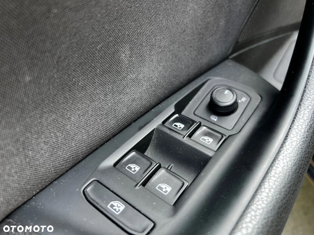 Volkswagen Passat - 13