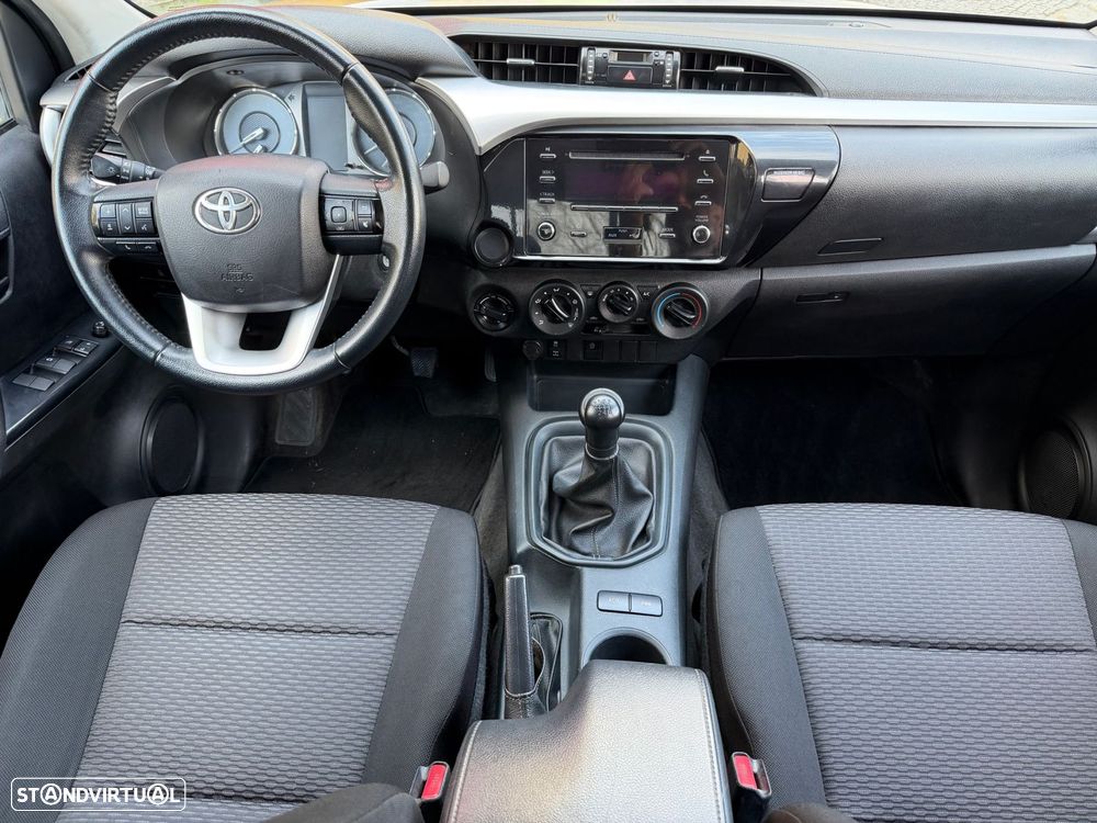 Toyota Hilux 2.4 D-4D 4WD CD CH - 25