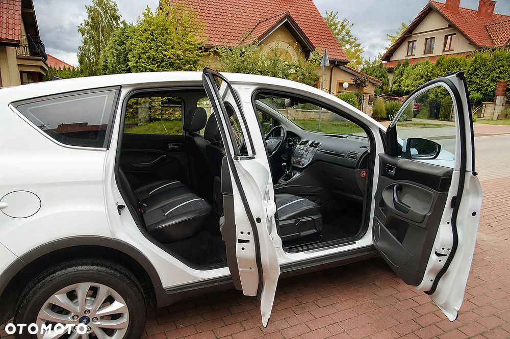 Ford Kuga 2.0 TDCi 4x4 Titanium - 19
