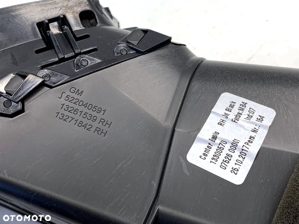 KRATKA NAWIEWU PRZÓD  OPEL ASTRA J sedan 2012 - 2022 1.4 LPG (69) 103 kW [140 KM] Benzyna / gaz - 8