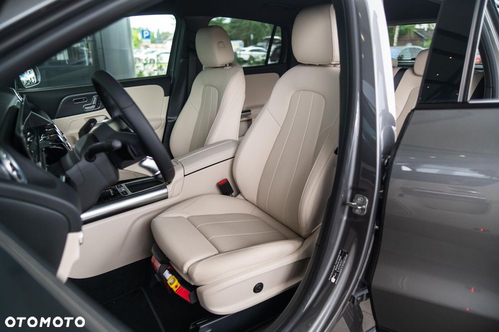Mercedes-Benz GLA - 18