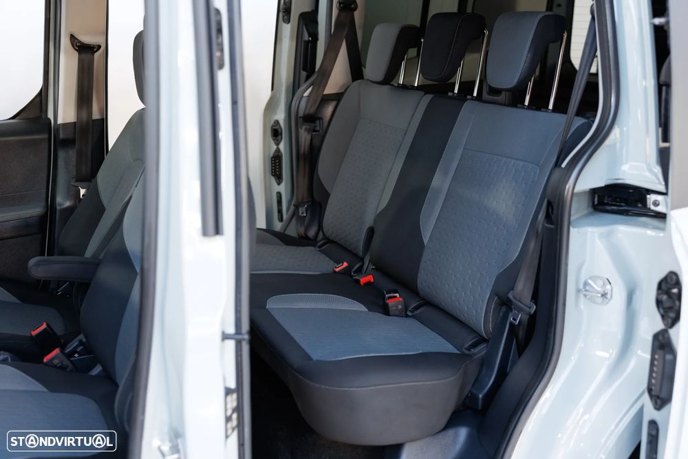 Ford Tourneo Courier 1.0 EcoBoost Titanium - 26