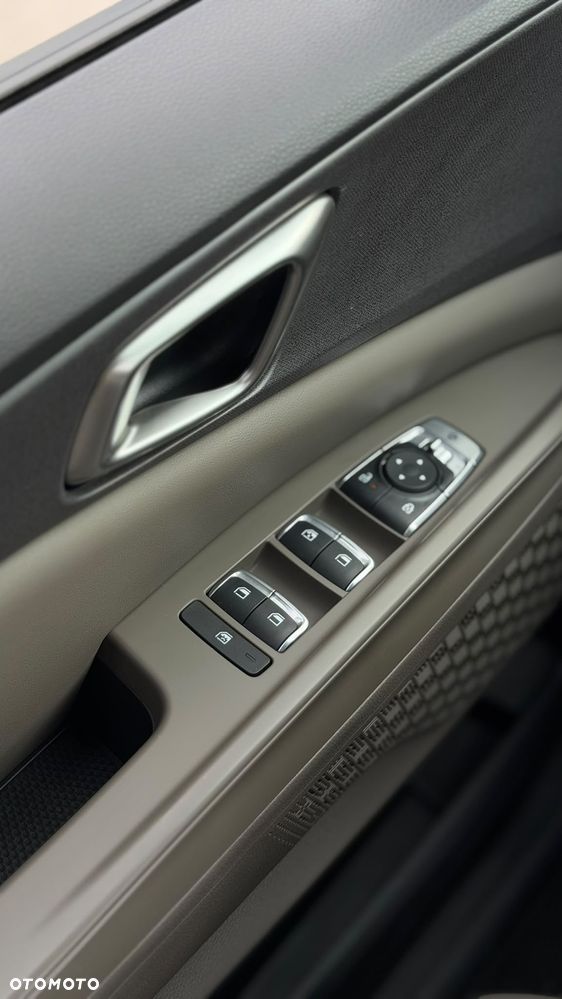 Kia Carnival - 29