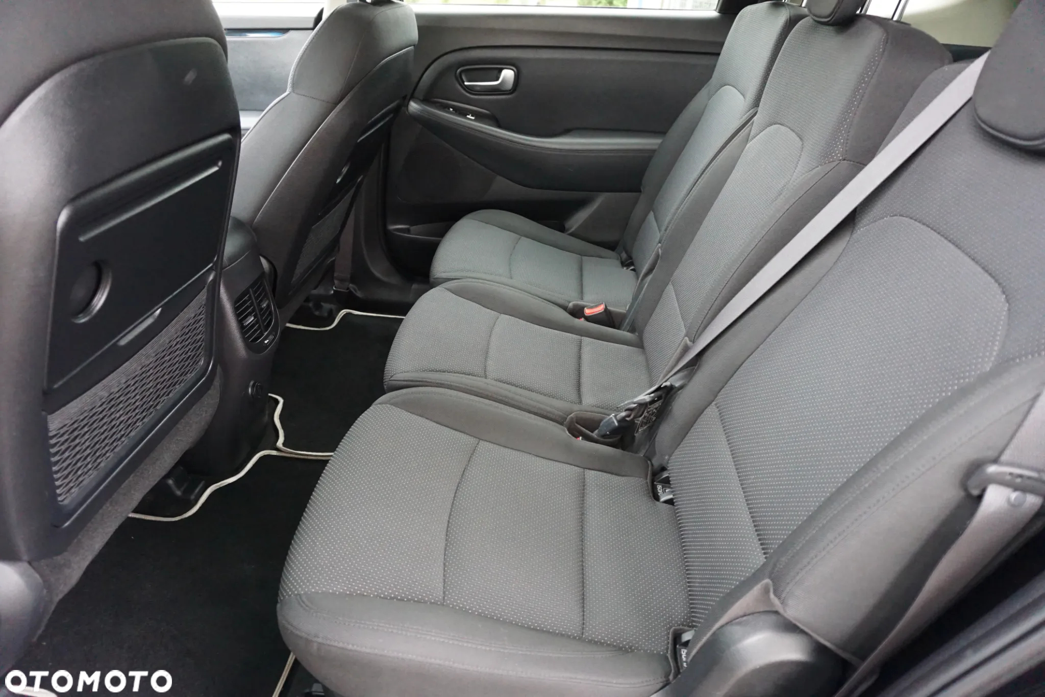 Kia Carens 1.7 CRDi 141 ISG Vision - 10