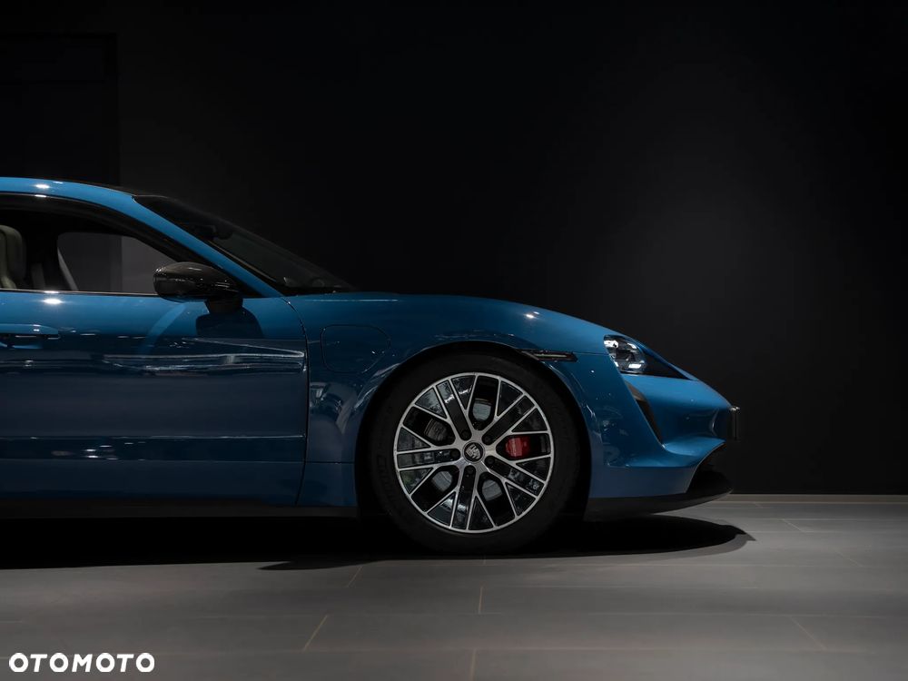 Porsche Taycan - 11