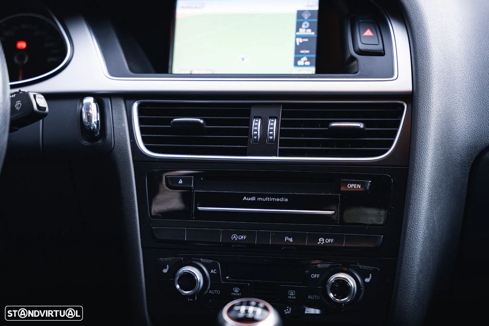 Audi A4 2.0 TDI DPF S line Sport Pack - 28