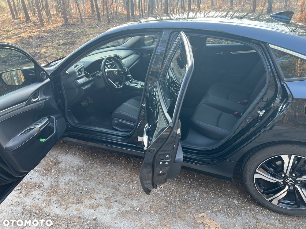 Honda Civic 1.5 T Elegance CVT - 2