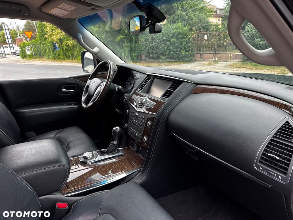 Infiniti QX80 - 20