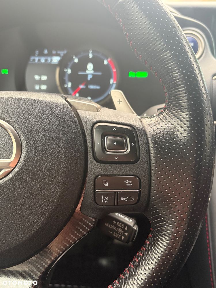 Lexus IS 300h F Sport - 16