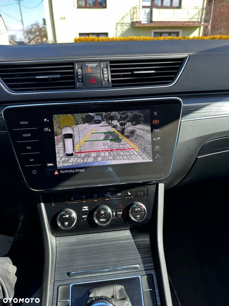 Skoda Superb 2.0 TDI SCR Ambition DSG - 25