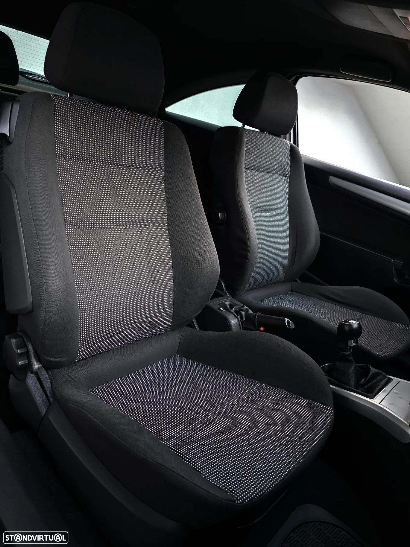 Opel Astra GTC 1.3 CDTi - 49