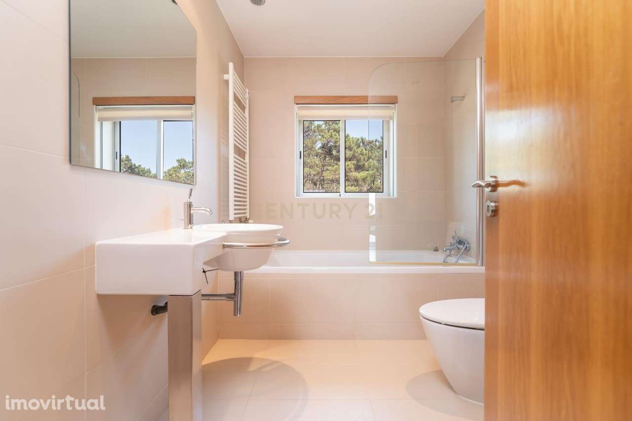 Moradia T3 com Piscina Privada, Garagem e a 300 metros da Praia - Grande imagem: 5/60