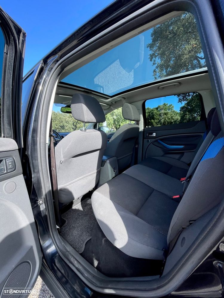 Ford Kuga 2.0 TDCi Titanium - 21