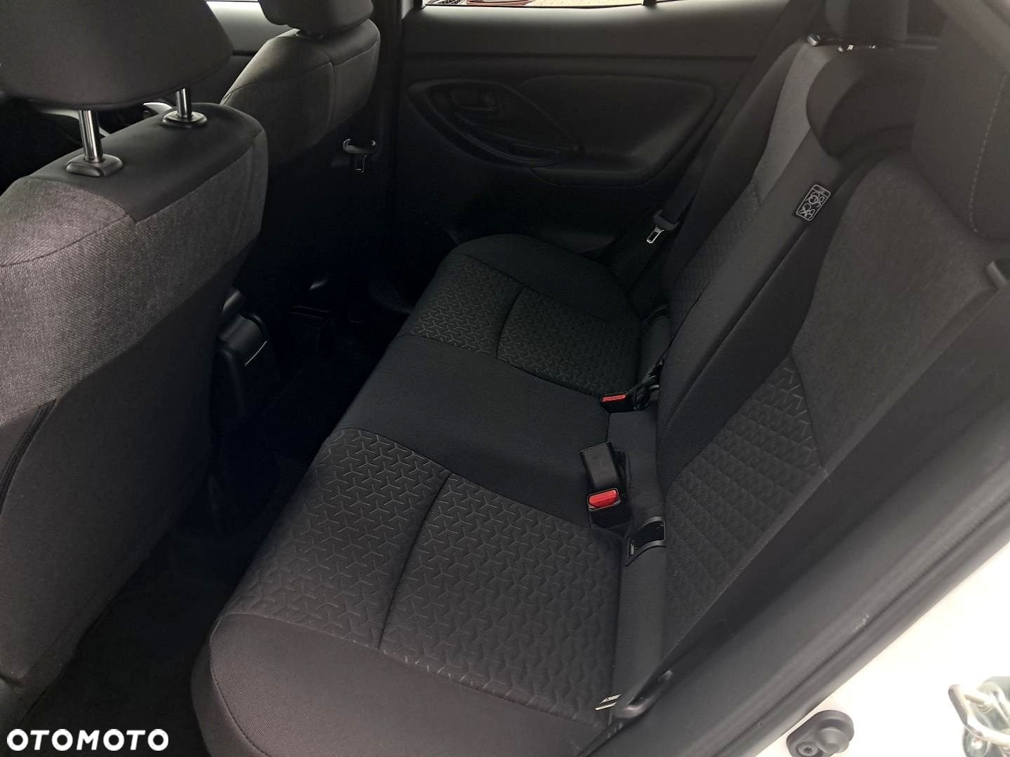 Toyota Yaris Cross - 13
