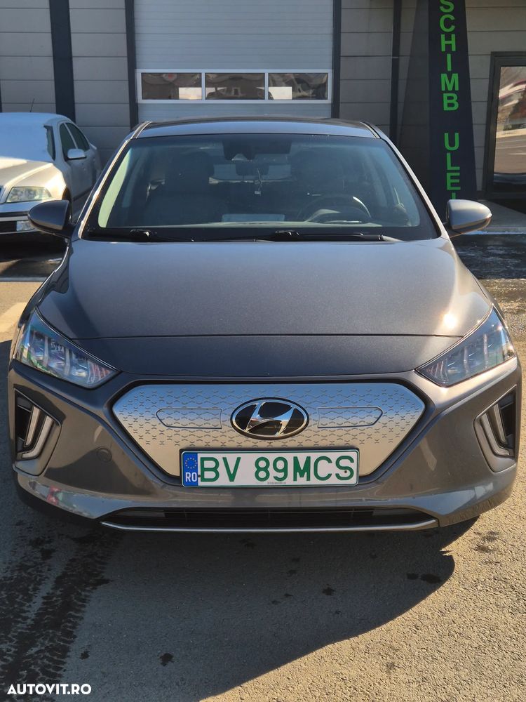 Hyundai IONIQ - 16