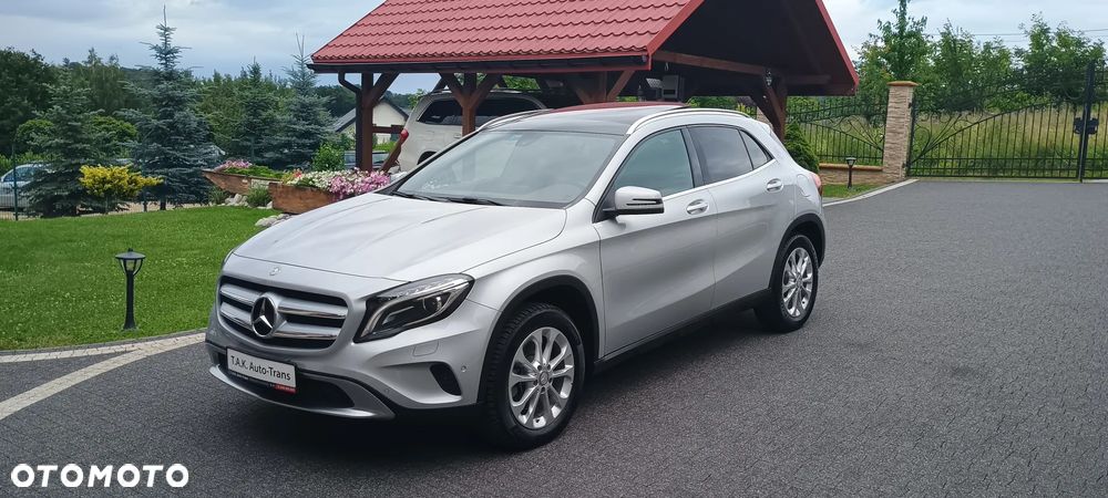 Mercedes-Benz GLA 250 4Matic 7G-DCT - 2