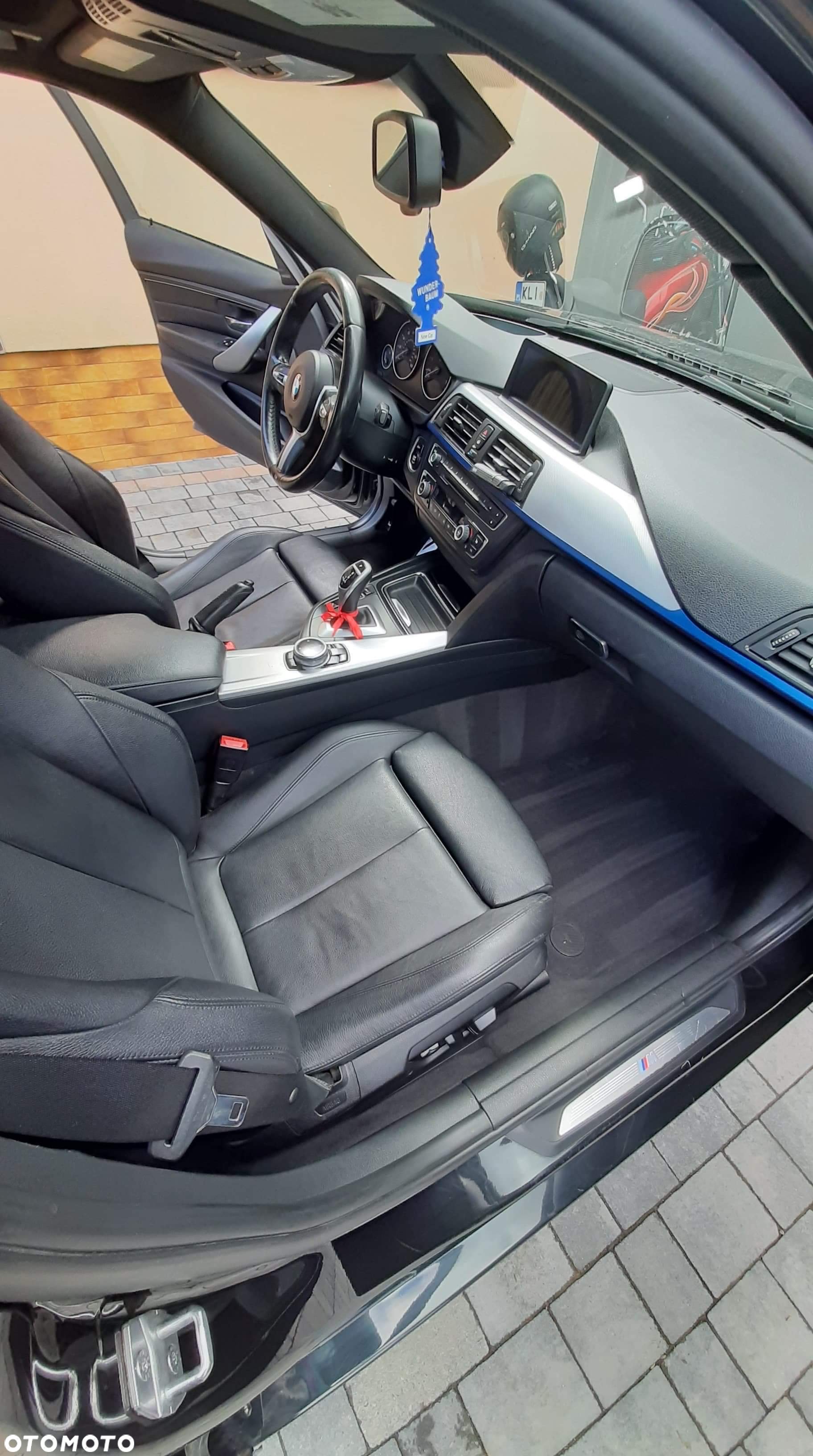 BMW Seria 3 335i xDrive M Sport - 22