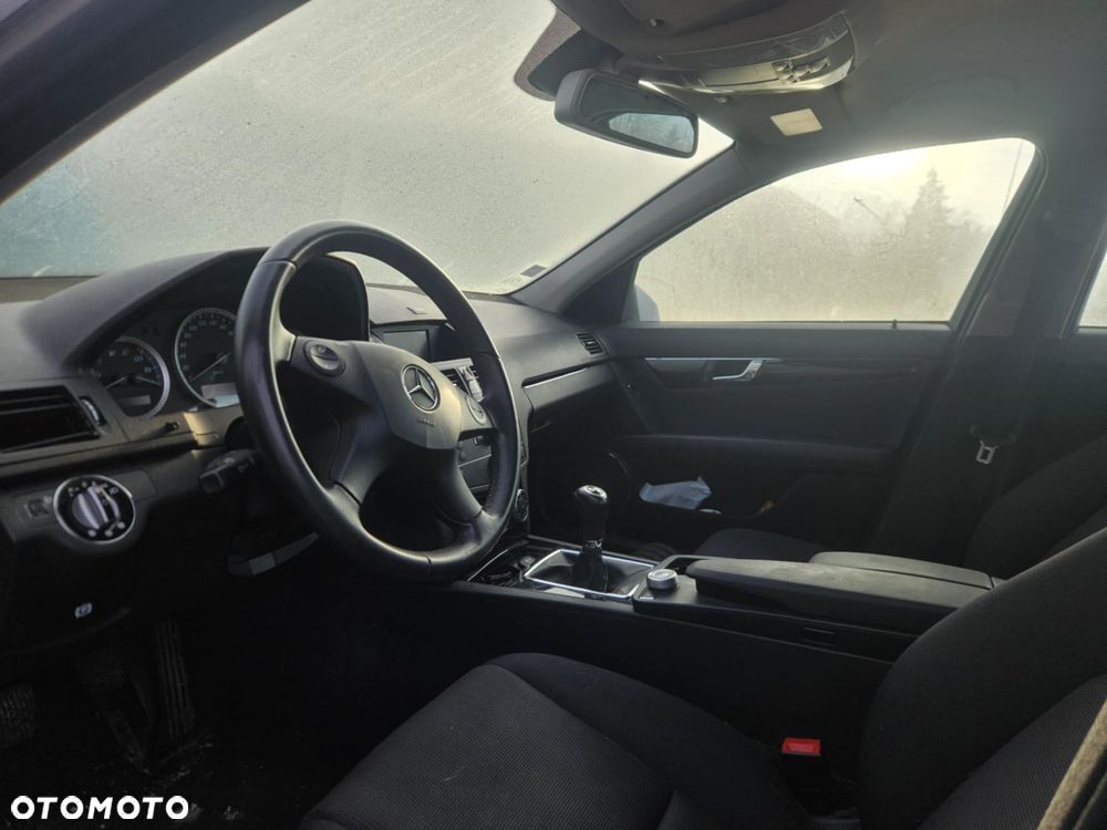 Mercedes-Benz Klasa C 180 Kompressor BlueEFFICIENCY - 4