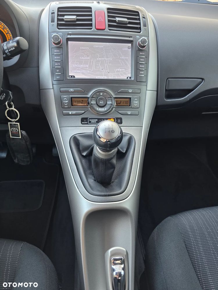 Toyota Auris - 33