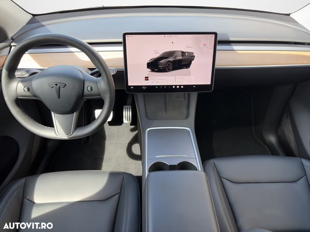 Tesla Model Y Performance Dual Motor AWD - 10