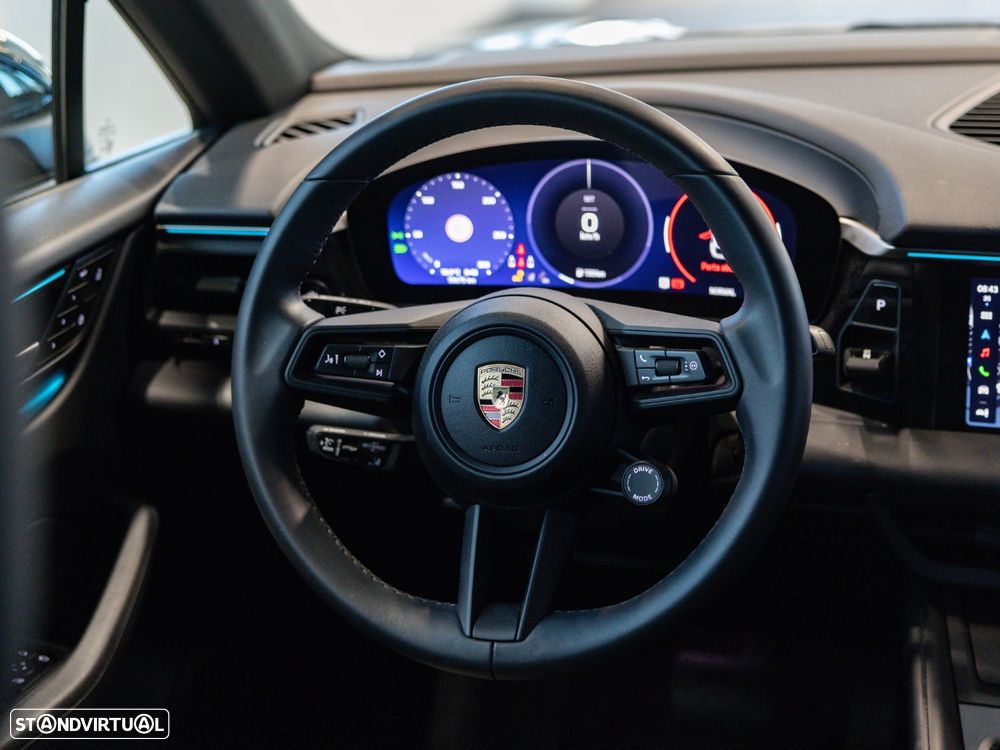 Porsche Macan Electric - 26