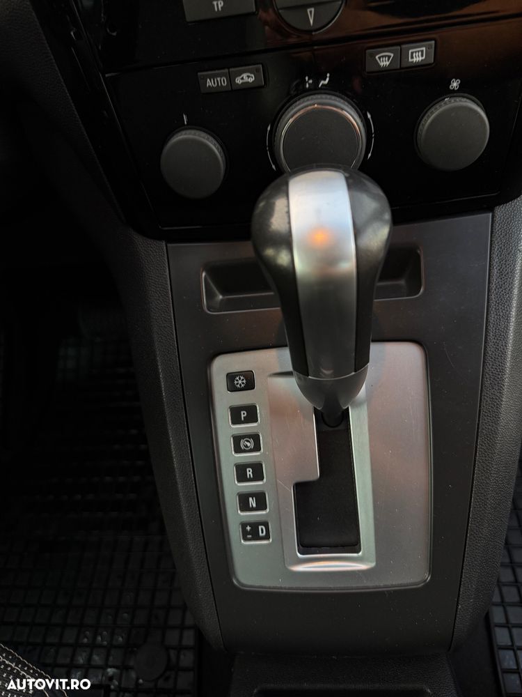 Opel Zafira - 12