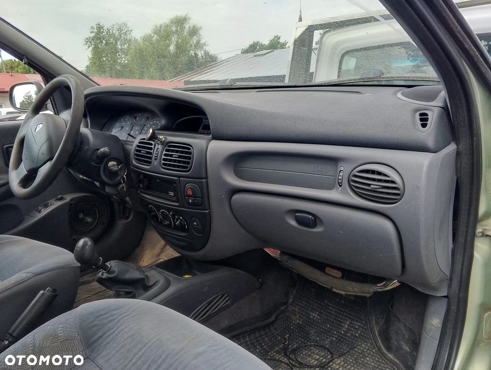 Renault Megane I FL (99-02r.) 1.6 B 107KM. Silnik K4M 700 Skrzynia JB3-S-83.Cały na części.GWARANCJA !!!  Przód Tył Zestaw Komplet Drzwi Klapa Zderzak Błotnik Maska Grill Atrapa Szyba Pas Lampa Lusterko Boczki Fotel Kanapa Kokpit Deska Rozdzielcza Przełącznik Włącznik Sterownik Przewody Wiązka Instalacja Moduł Komputer Czujnik Listwa Pompa Alternator Wtryski Głowica Rozrusznik Kompresor Sprzęgło Dwumas Silnik Skrzynia ABS Klimatyzacji Paliwa Wspomagania Kolektor Turbina Przepustnica Zawór Chłodnica Koło Hak Belka Sanki Zawieszenie Mcpherson Półoś Amortyzator Wydech Tłumik Zacisk Most - 8