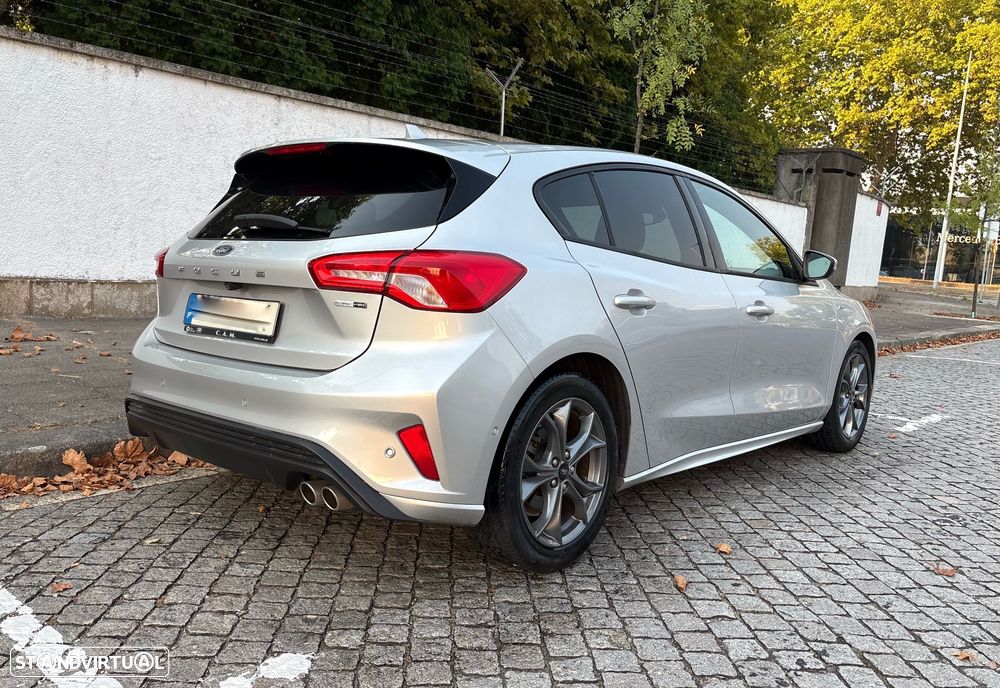 Ford Focus 1.0 EcoBoost MHEV ST-Line - 4