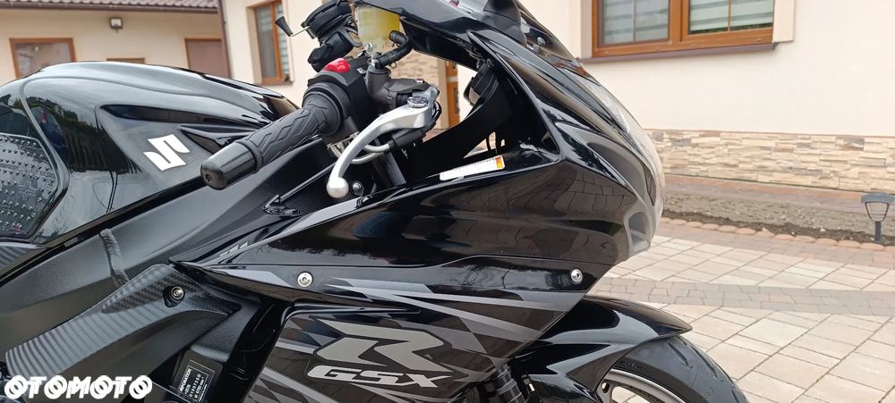 Suzuki GSX - 27