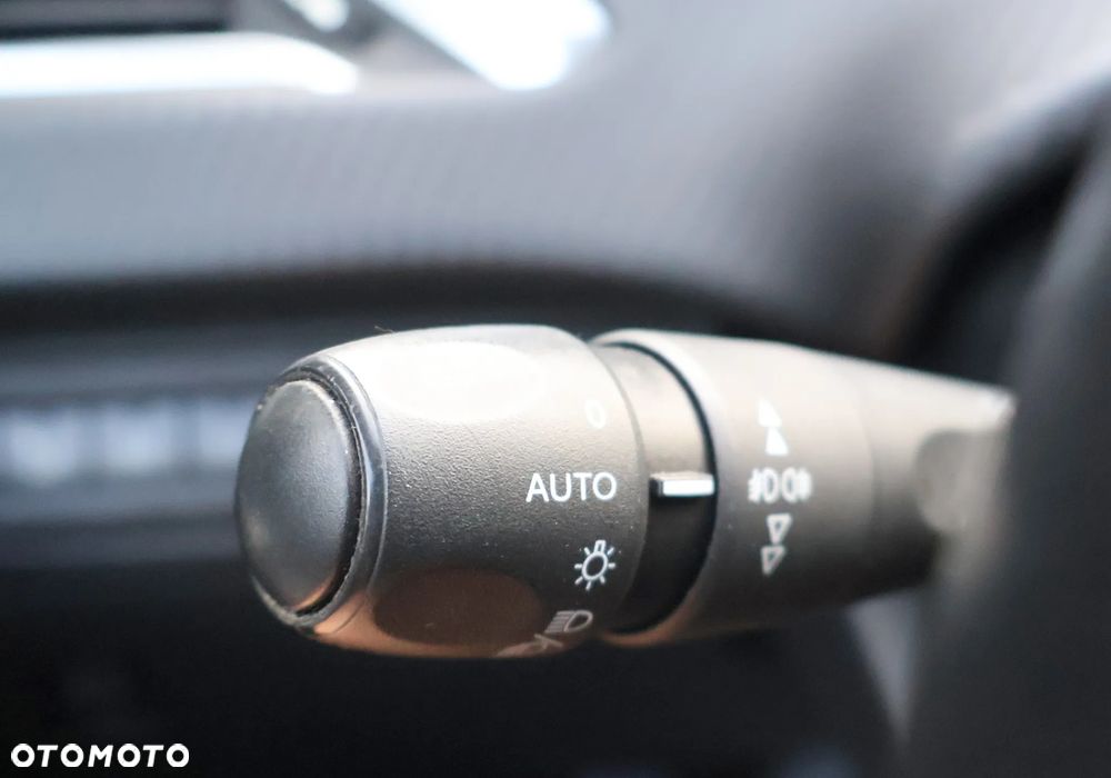 Peugeot 2008 1.2 Pure Tech Allure S&S - 37