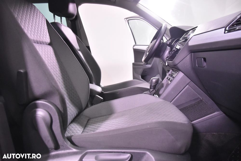 Volkswagen Tiguan - 11