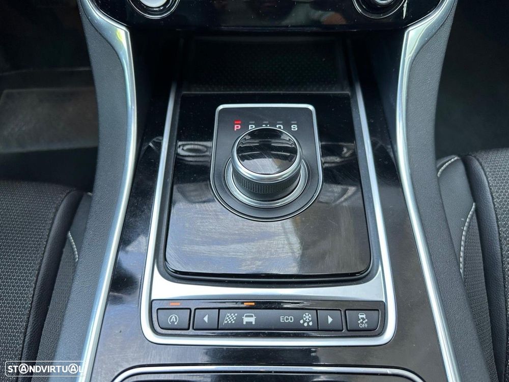 Jaguar XE 2.0 D R-Sport Aut. - 20