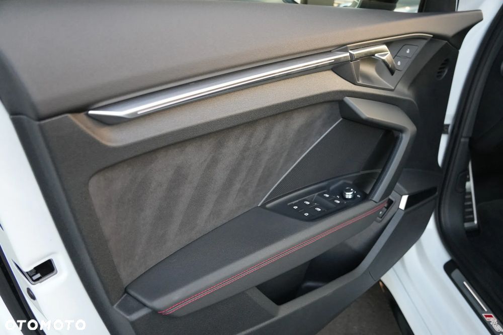 Audi RS3 Limousine TFSI Quattro S tronic - 13