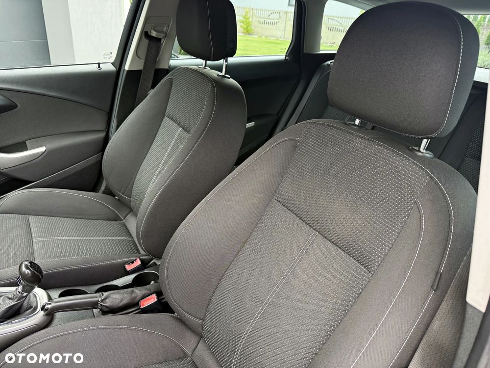 Opel Astra 1.4 Turbo Color Edition - 24