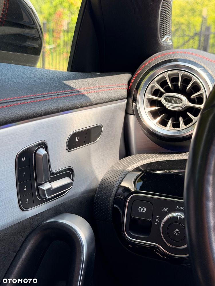 Mercedes-Benz CLA 250 4-Matic Edition 1 7G-DCT - 26