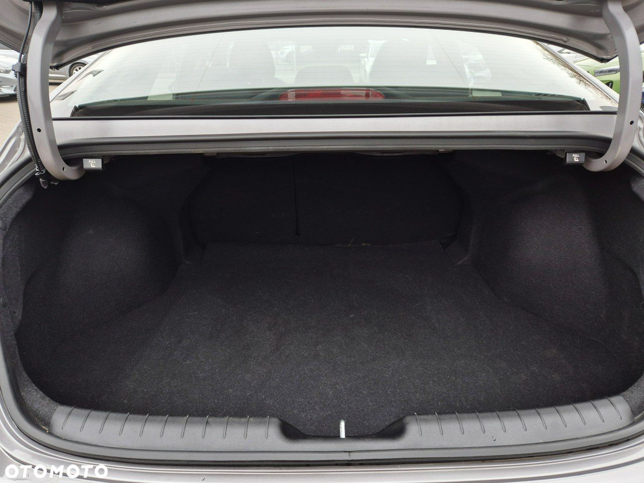 Hyundai Elantra - 31