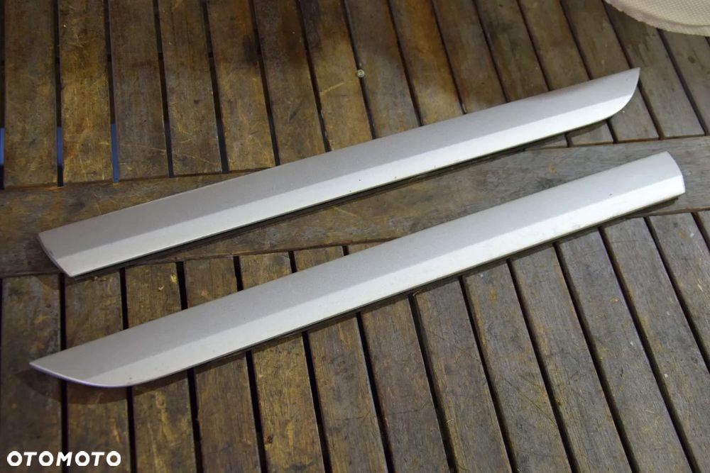 AUDI A3 8P 5d Sportback Listwa Listwa dolna drzwi tylnych prawa lewa LX7W - 1