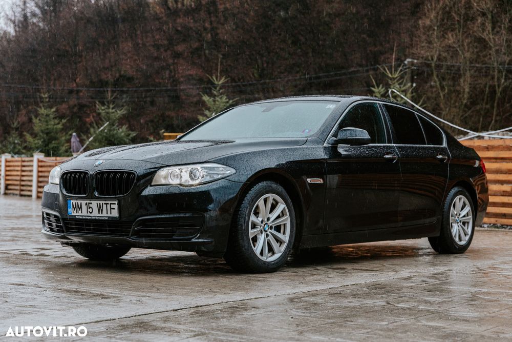 BMW Seria 5 520d Aut. Modern Line - 2
