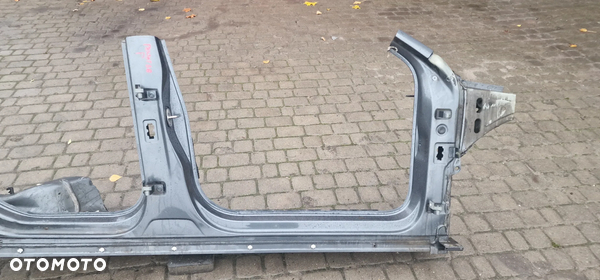 Próg PRAWY VW PASSAT B8 Kombi