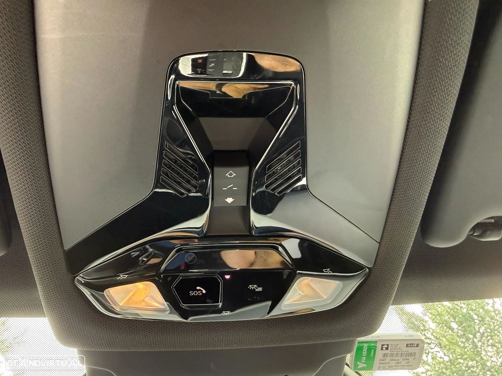 BMW 218 Active Tourer d Pack Desportivo M Auto - 29