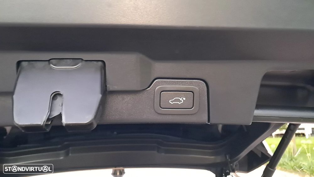 Land Rover Range Rover Evoque 2.0 D150 AWD R-Dynamic HSE Auto - 31