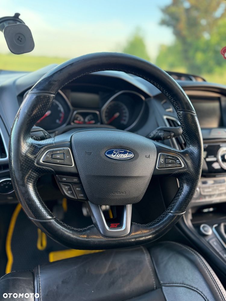 Ford Focus 2.0 EcoBoost ST-2 - 10